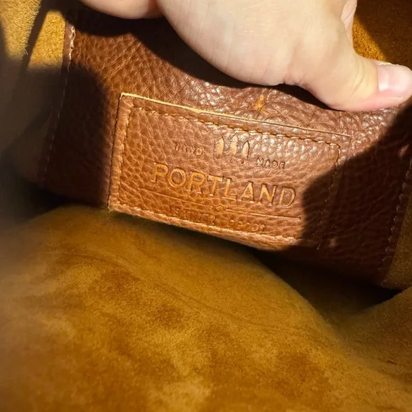 Portland Leather Rich Brown Shoulder Bag - Picture 3 of 7